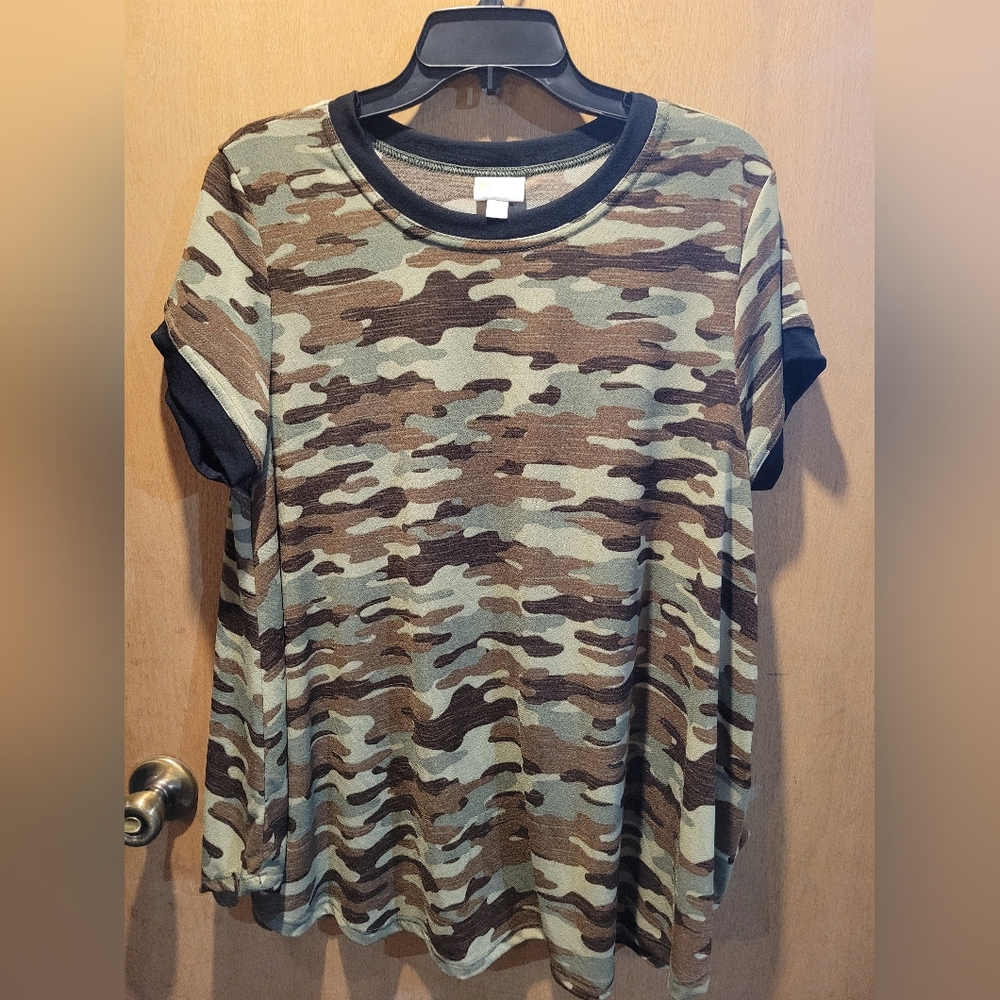 LulaRoe Erika Top